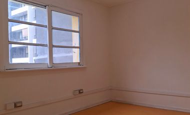 ARRIENDO LOCAL COMERCIAL 8HAB 6BA SANTIAGO