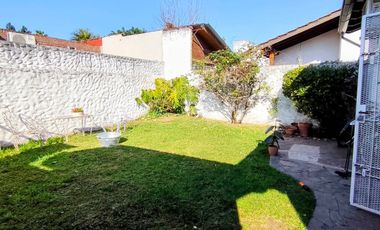Casa jardín alquiler  Hurlingham 3 ambientes