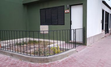 Casa en alquiler c/ cochera en General Guitérrez