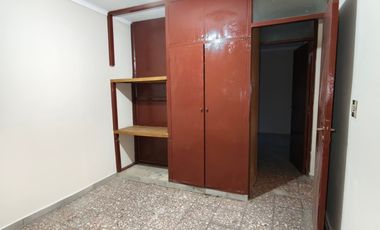 Casa en alquiler c/ cochera en General Guitérrez