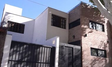 casa en venta 4 cuartos y 4 baños en sexta sección