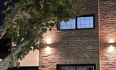 casa en venta 4 cuartos y 4 baños en sexta sección