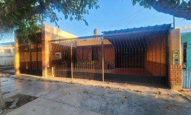 CASA DE 3 DORMITORIOS. B° LAS VIÑAS, SANTA LUCÍA