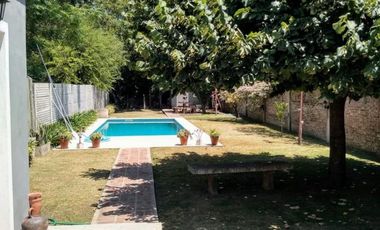 VENTA CASA 5 AMB. GARAGE PARQUE PILETA, LIBERTAD