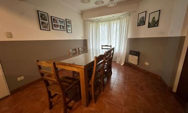VENTA CASA 5 AMB. GARAGE PARQUE PILETA, LIBERTAD