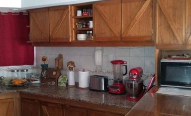 VENTA CASA 5 AMB. GARAGE PARQUE PILETA, LIBERTAD