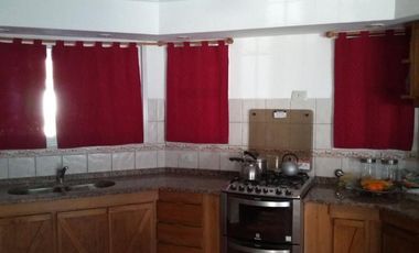 VENTA CASA 5 AMB. GARAGE PARQUE PILETA, LIBERTAD