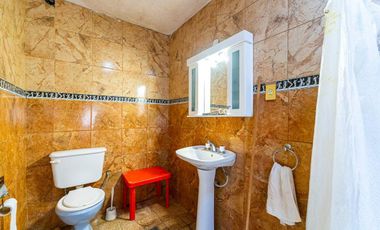 CASA EN VENTA ALVAREZ CON DOS LOCALES