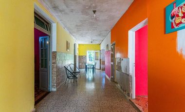 CASA EN VENTA ALVAREZ CON DOS LOCALES