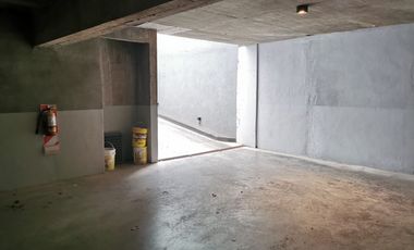 VENTA COCHERA CUBIERTA - CASEROS