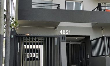 VENTA COCHERA CUBIERTA - CASEROS