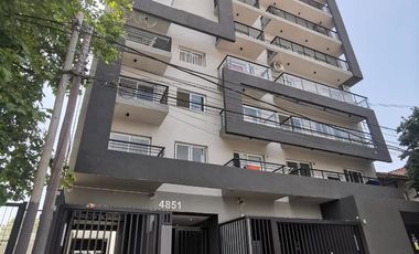 VENTA COCHERA CUBIERTA - CASEROS