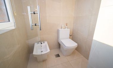 VENTA CASA DE CATEGORÍA 3 DORMITORIOS EN SUITE