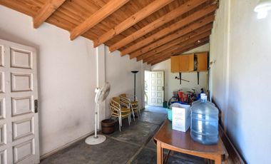 CASA 4 AMBIENTES CON PARQUE GARAGE SANTA CLARA