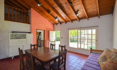CASA 4 AMBIENTES CON PARQUE GARAGE SANTA CLARA