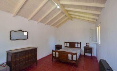 CASA 4 AMBIENTES CON PARQUE GARAGE SANTA CLARA