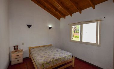 CASA 4 AMBIENTES CON PARQUE GARAGE SANTA CLARA