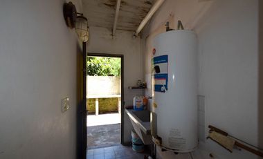 CASA 4 AMBIENTES CON PARQUE GARAGE SANTA CLARA