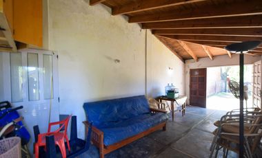 CASA 4 AMBIENTES CON PARQUE GARAGE SANTA CLARA
