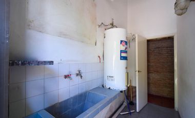 CASA 4 AMBIENTES CON PARQUE GARAGE SANTA CLARA