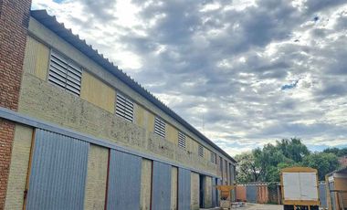 Se alquila sector dentro de un Predio importante