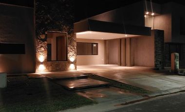CASA A ESTRENAR EN VENTA BARRIO LAS RETAMAS MAIPÚ