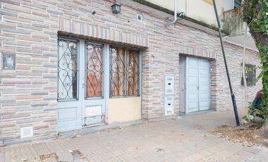 VENTA CASA 3 UNIDADES EN BLOCK CON LOCAL Y GARAGE