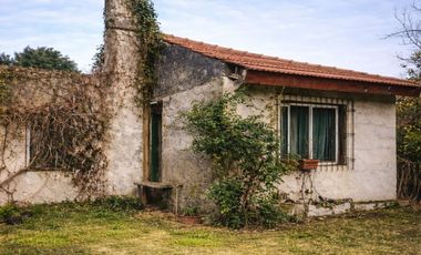 VENTA CASA 3 AMBIENTES MORENO C/JARDIN