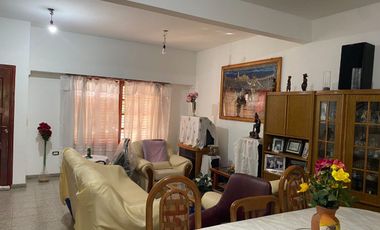 CASA EN VENTA SUÁREZ CON COCHERA