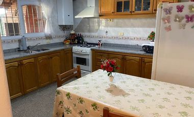 CASA EN VENTA SUÁREZ CON COCHERA