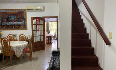 CASA EN VENTA SUÁREZ CON COCHERA