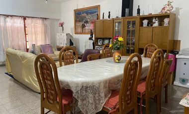 CASA EN VENTA SUÁREZ CON COCHERA