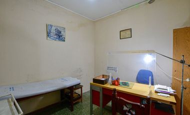 CASA MAS CONSULTORIOS EN FLORENCIO VARELA. PERMUTA