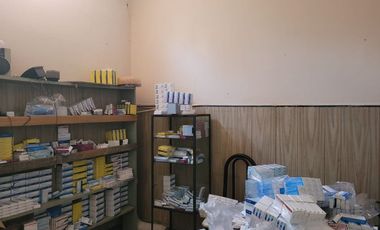 CASA MAS CONSULTORIOS EN FLORENCIO VARELA. PERMUTA