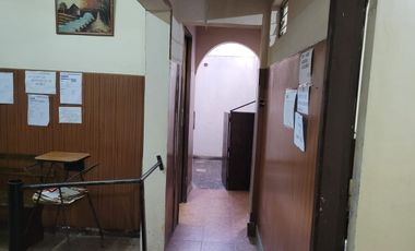 CASA MAS CONSULTORIOS EN FLORENCIO VARELA. PERMUTA