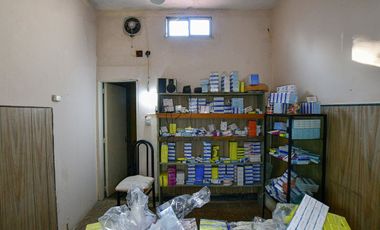 CASA MAS CONSULTORIOS EN FLORENCIO VARELA. PERMUTA