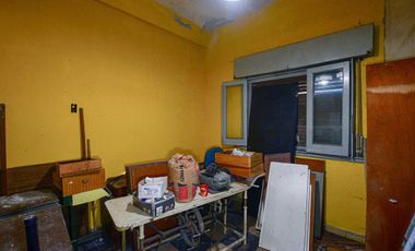 CASA MAS CONSULTORIOS EN FLORENCIO VARELA. PERMUTA
