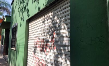 CASA MAS CONSULTORIOS EN FLORENCIO VARELA. PERMUTA
