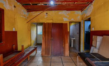 CASA MAS CONSULTORIOS EN FLORENCIO VARELA. PERMUTA