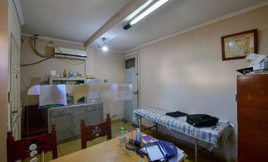 CASA MAS CONSULTORIOS EN FLORENCIO VARELA. PERMUTA