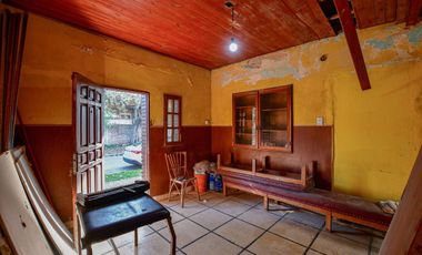 CASA MAS CONSULTORIOS EN FLORENCIO VARELA. PERMUTA