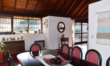 Casa 8 Ambientes en Lote 1751m con Pileta y Paddle