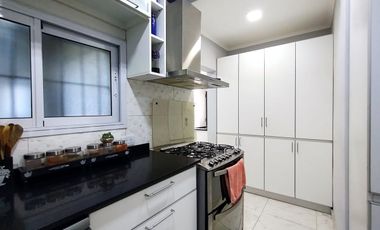 Casa 8 Ambientes en Lote 1751m con Pileta y Paddle