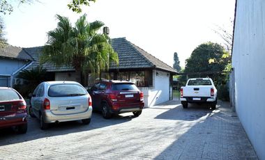 Casa 8 Ambientes en Lote 1751m con Pileta y Paddle