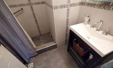 Casa 8 Ambientes en Lote 1751m con Pileta y Paddle