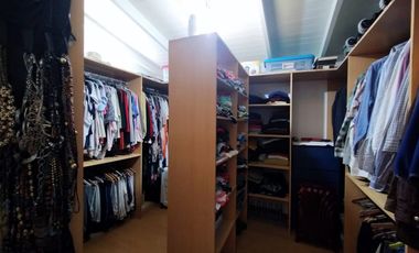 Casa 8 Ambientes en Lote 1751m con Pileta y Paddle