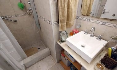 Casa 8 Ambientes en Lote 1751m con Pileta y Paddle