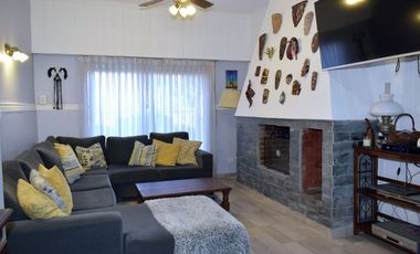 Casa 8 Ambientes en Lote 1751m con Pileta y Paddle