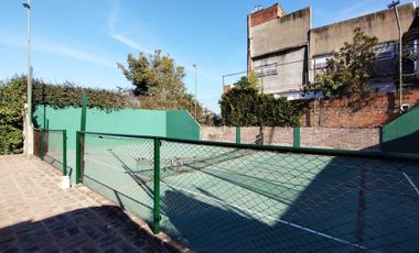 Casa 8 Ambientes en Lote 1751m con Pileta y Paddle