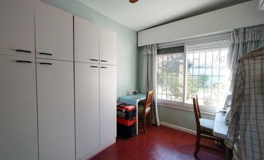 Casa 8 Ambientes en Lote 1751m con Pileta y Paddle